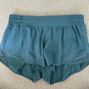 Lululemon 2” hotty hot short II size 8 sage green